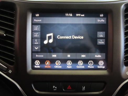 Used 2021 Jeep Cherokee Trailhawk w/ Trailer Tow Group AWD/4WD image 40