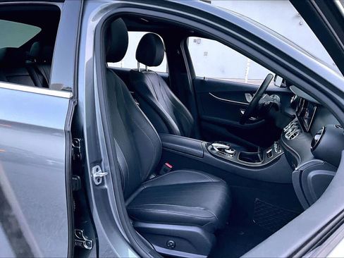 Used 2019 Mercedes-Benz E 450 4MATIC Sedan w/ Premium Package image 9