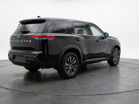 Used 2025 Nissan Pathfinder SV FWD image 9