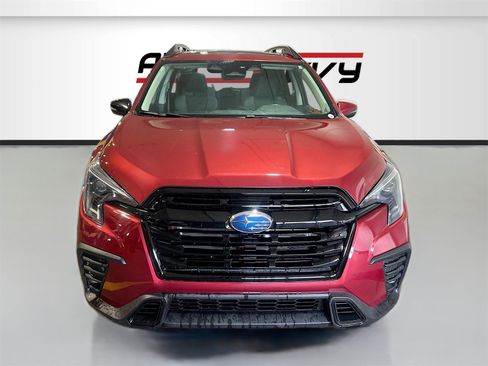 Used 2023 Subaru Ascent Onyx Edition image 2