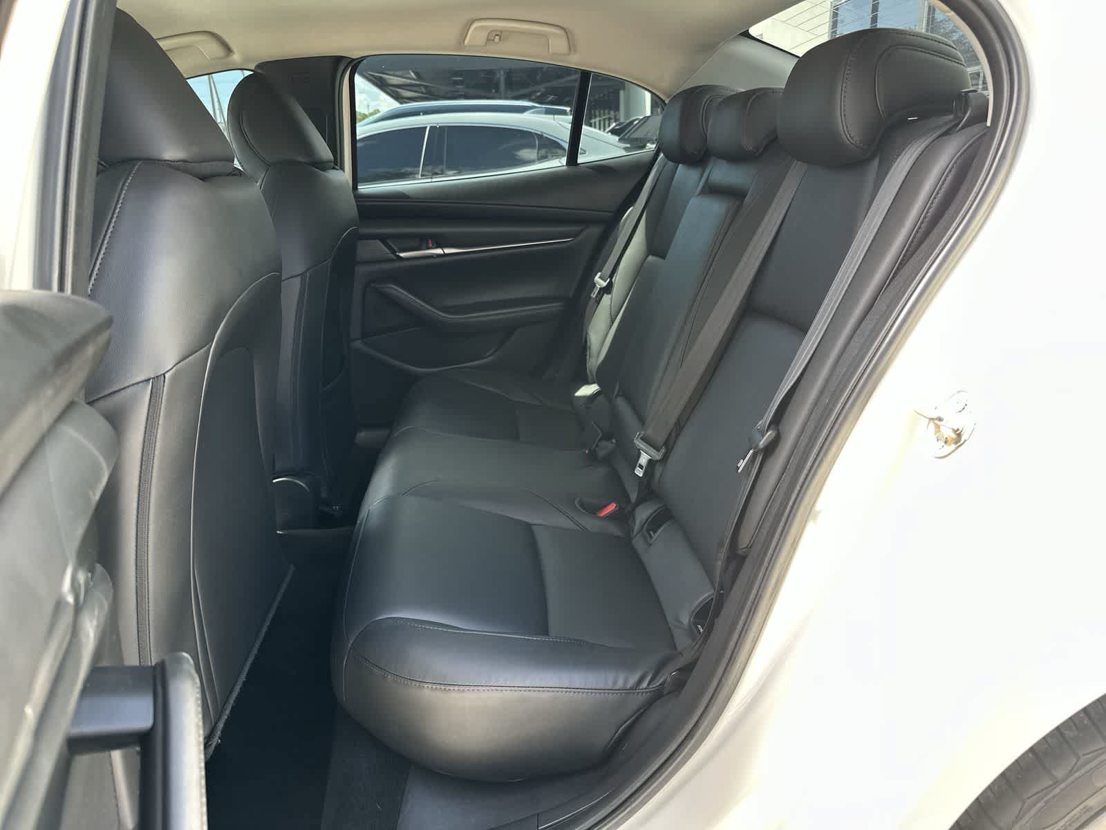 Used 2020 MAZDA MAZDA3 Sedan w/ Select Package FWD image 4