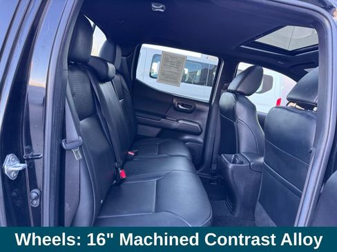 Used 2023 Toyota Tacoma TRD Off-Road w/ TRD Premium Off Road Package image 29