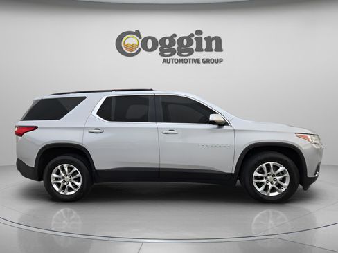Used 2021 Chevrolet Traverse LT image 4