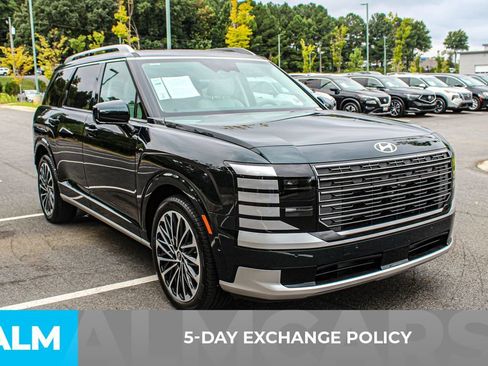 Used 2026 Hyundai Palisade Calligraphy FWD image 3