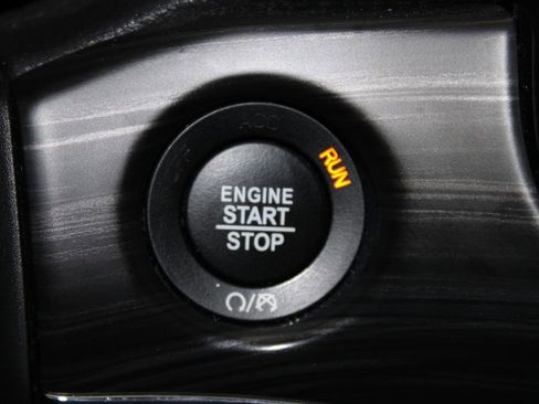 Used 2021 Jeep Grand Cherokee Limited image 37