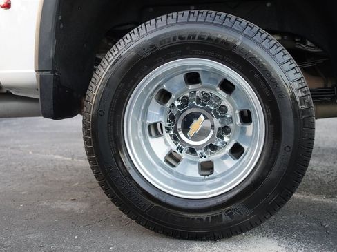 Used 2024 Chevrolet Silverado 3500 High Country w/ Technology Package image 48