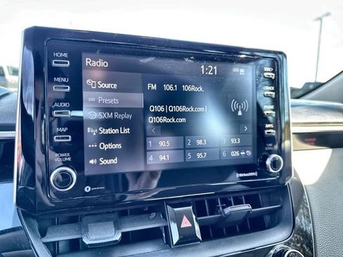 Used 2021 Toyota Corolla LE image 24