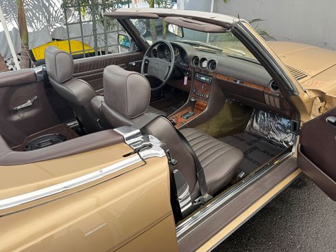 Used 1987 Mercedes-Benz 560 SL image 29