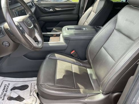 Used 2021 GMC Yukon Denali w/ Denali Premium Package AWD/4WD image 13