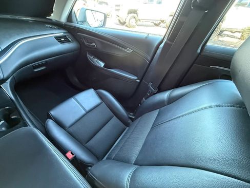 Used 2016 Chevrolet Impala LT image 45