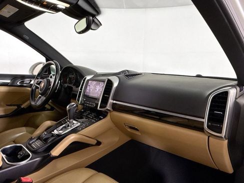 Certified 2018 Porsche Cayenne Platinum Edition AWD/4WD image 16