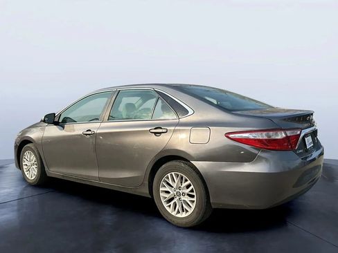 Used 2017 Toyota Camry LE image 3