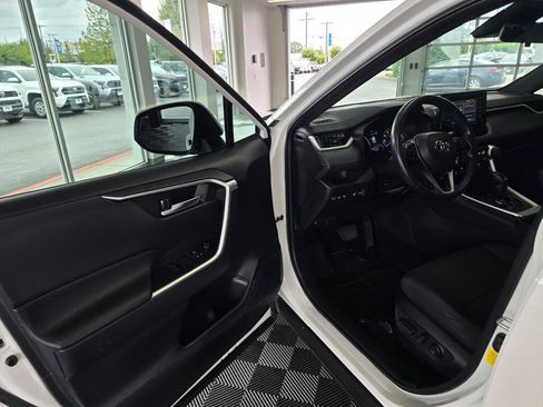Used 2022 Toyota RAV4 SE w/ Convenience Package AWD/4WD image 33