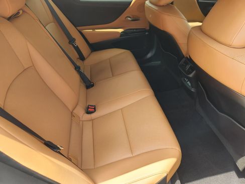 Used 2023 Lexus ES 350 w/ Premium Package FWD image 31