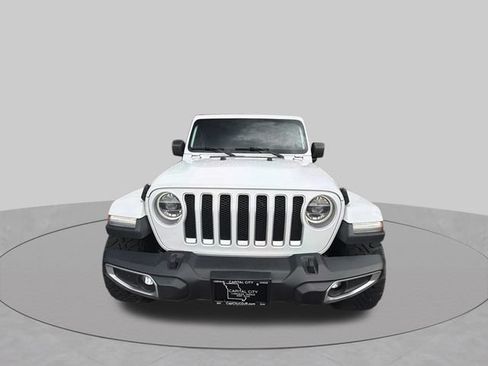 Used 2018 Jeep Wrangler Unlimited Sahara w/ Dual Top Group AWD/4WD image 10