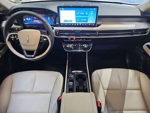 Used 2025 Lincoln Corsair Premiere w/ Equipment Group 101A image 21