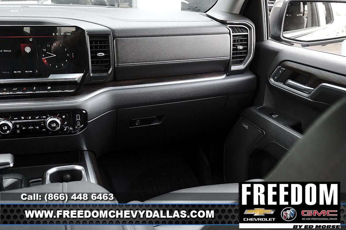 Used 2023 GMC Acadia SLE w/ Driver Convenience Package FWD image 31