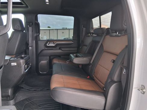 Used 2025 Chevrolet Silverado 2500 High Country w/ Technology Package AWD/4WD image 26