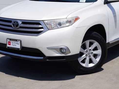 Used 2013 Toyota Highlander Plus FWD image 5