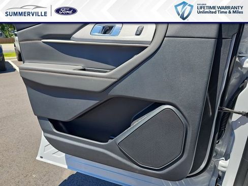 New 2026 Ford Explorer Active RWD image 34