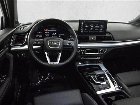 Certified 2025 Audi Q5 2.0T Premium Plus w/ Premium Plus Package image 19