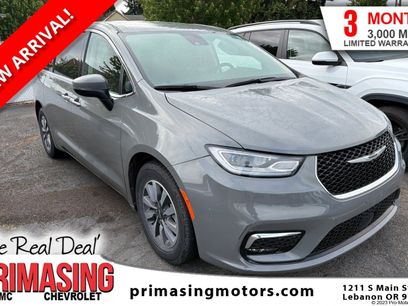 Used 2023 Chrysler Pacifica Touring-L