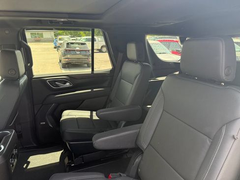 Used 2023 Chevrolet Tahoe Z71 w/ Luxury Package AWD/4WD image 35