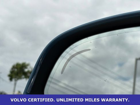Certified 2025 Volvo XC40 B5 Plus AWD/4WD image 35