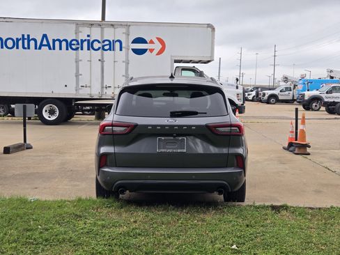 Used 2023 Ford Escape ST-Line w/ Tech Pack #1 FWD image 5
