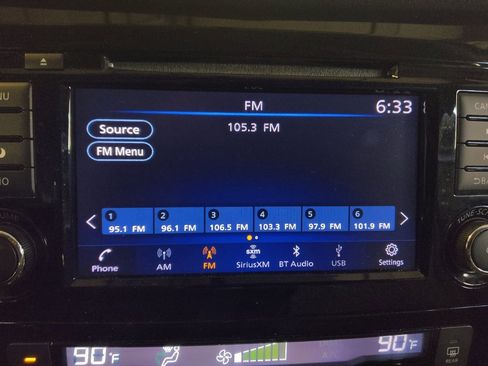 Used 2018 Nissan Rogue SV image 25