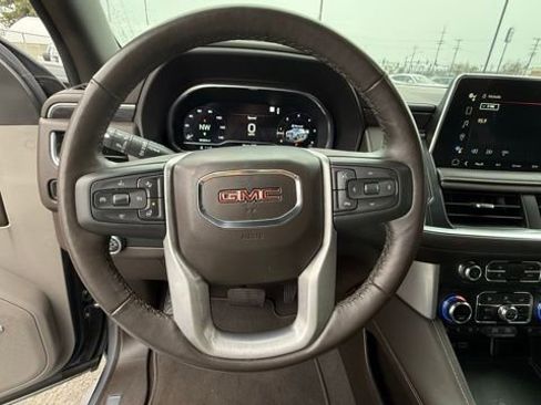 Used 2022 GMC Yukon SLT w/ SLT Luxury Package image 29