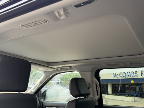 Used 2025 Ford Expedition Max Active AWD/4WD image 17