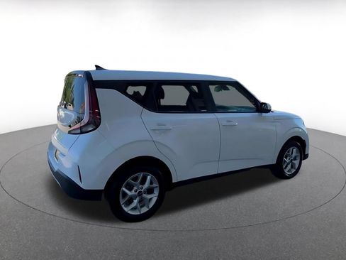 Used 2025 Kia Soul LX w/ LX Technology Package FWD image 15