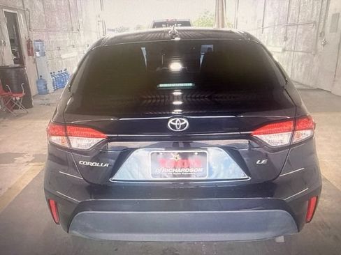Used 2025 Toyota Corolla LE FWD image 3