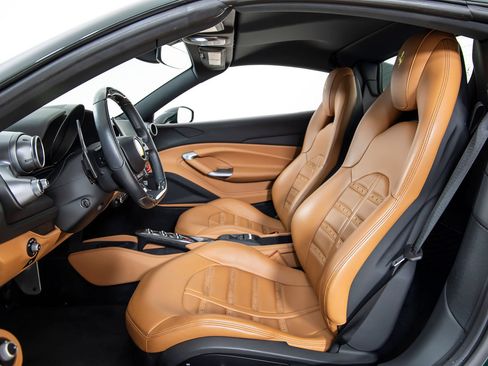 Certified 2022 Ferrari F8 Tributo RWD image 5