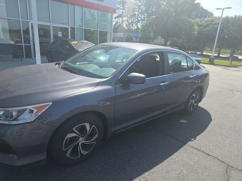 Used 2017 Honda Accord LX image 1
