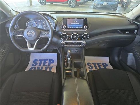 Used 2023 Nissan Sentra S image 3