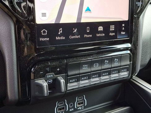 New 2025 RAM 2500 Big Horn AWD/4WD image 9