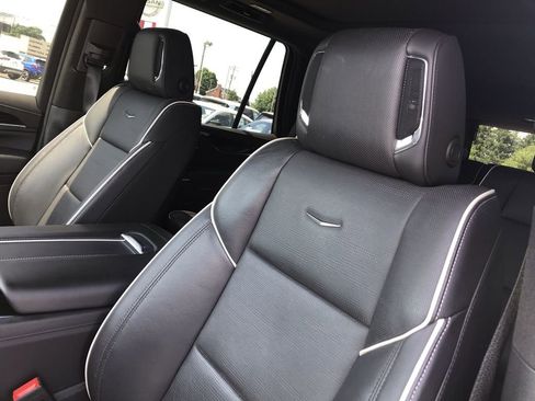 Used 2024 Cadillac Escalade Sport w/ Touring Package AWD/4WD image 11
