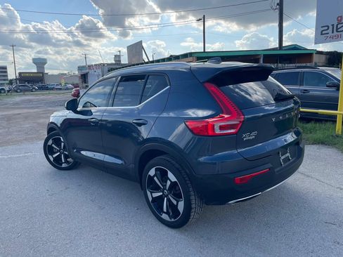 Used 2019 Volvo XC40 T4 Inscription FWD image 4