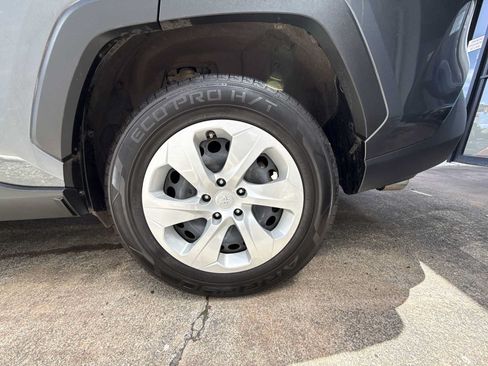 Used 2024 Toyota RAV4 LE FWD image 10
