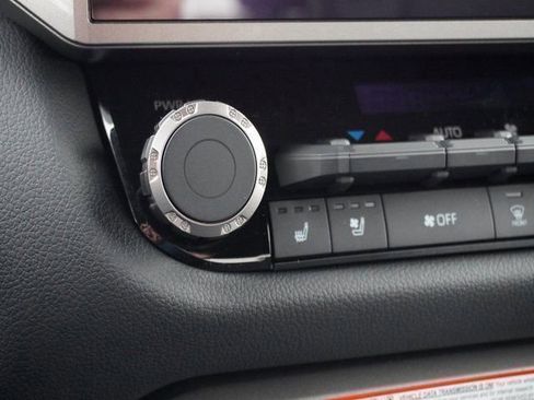 New 2025 Toyota Tundra Limited image 27