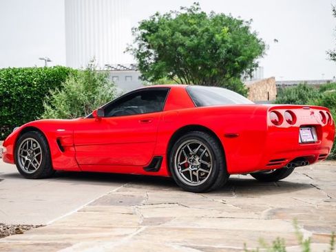 Used 2001 Chevrolet Corvette Z06 w/ Memory Pkg RWD image 40