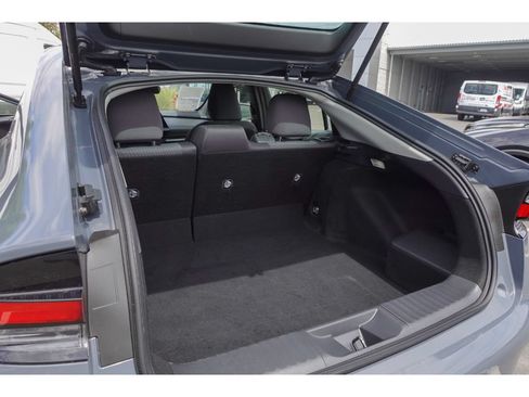 Used 2025 Toyota Prius LE FWD image 21