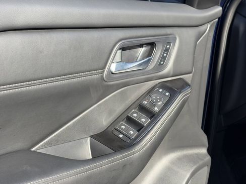 Certified 2024 Nissan Rogue SL w/ SL Premium Package image 28