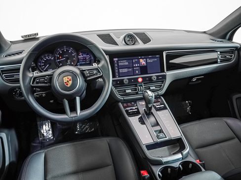 Certified 2023 Porsche Macan AWD/4WD image 19