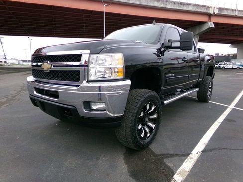 Used 2011 Chevrolet Silverado 2500 LTZ w/ LTZ Plus Package image 2
