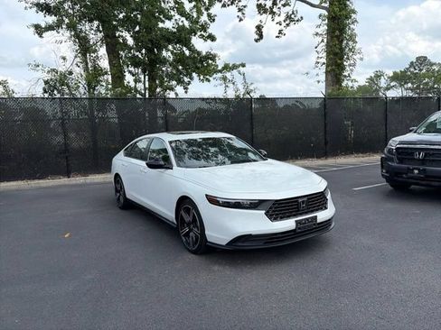 Used 2023 Honda Accord Sport image 3