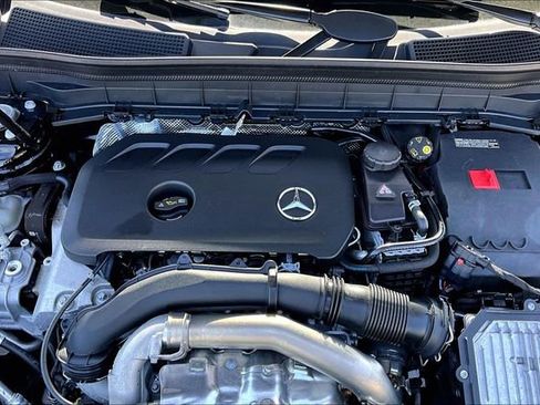 Used 2025 Mercedes-Benz GLB 250 image 32