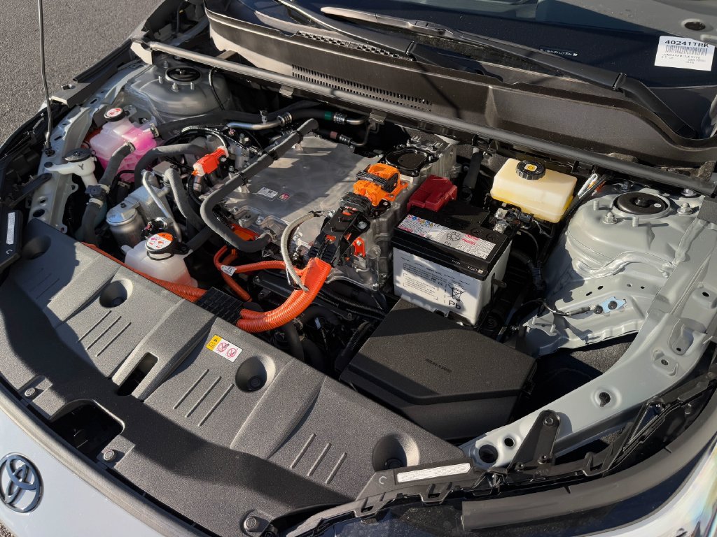 Certified 2026 Toyota C-HR AWD/4WD image 31